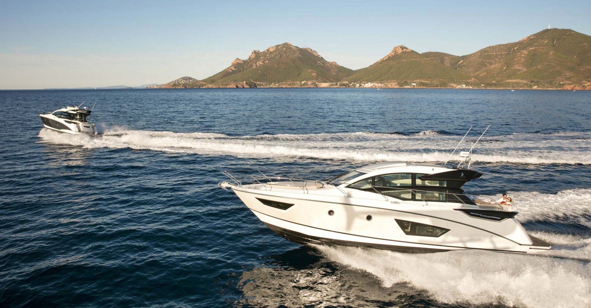Beneteau Gran Turismo 50 and 50 sportfly running
