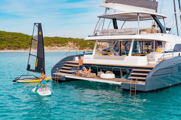 Lagoon Seventy7 stern