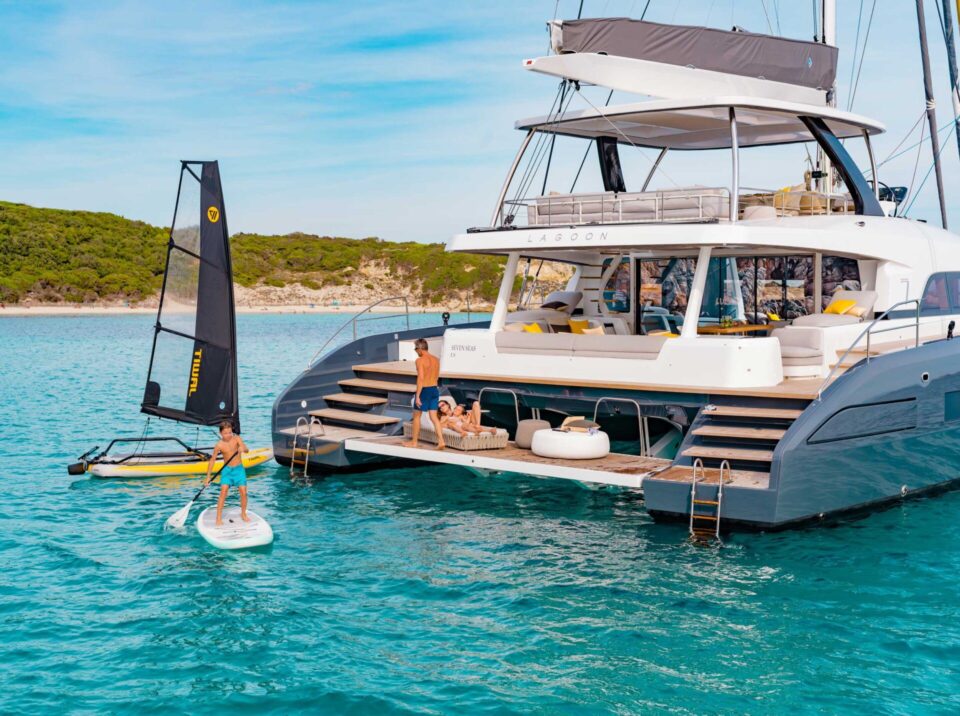 Lagoon Seventy7 stern
