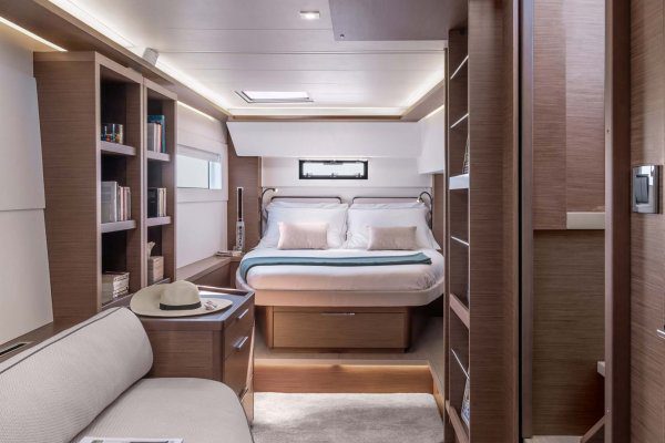 lagoon 46 master cabin