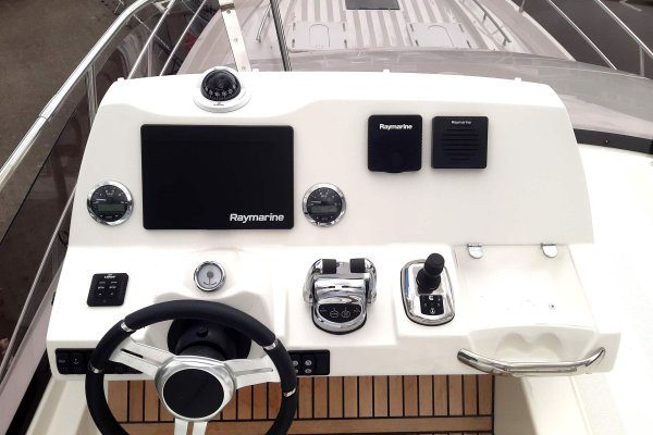Prestige 420 Console before