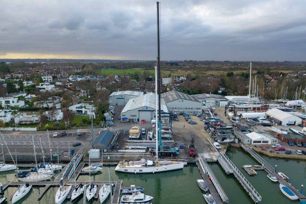 ancasta-yacht-services-crane-2
