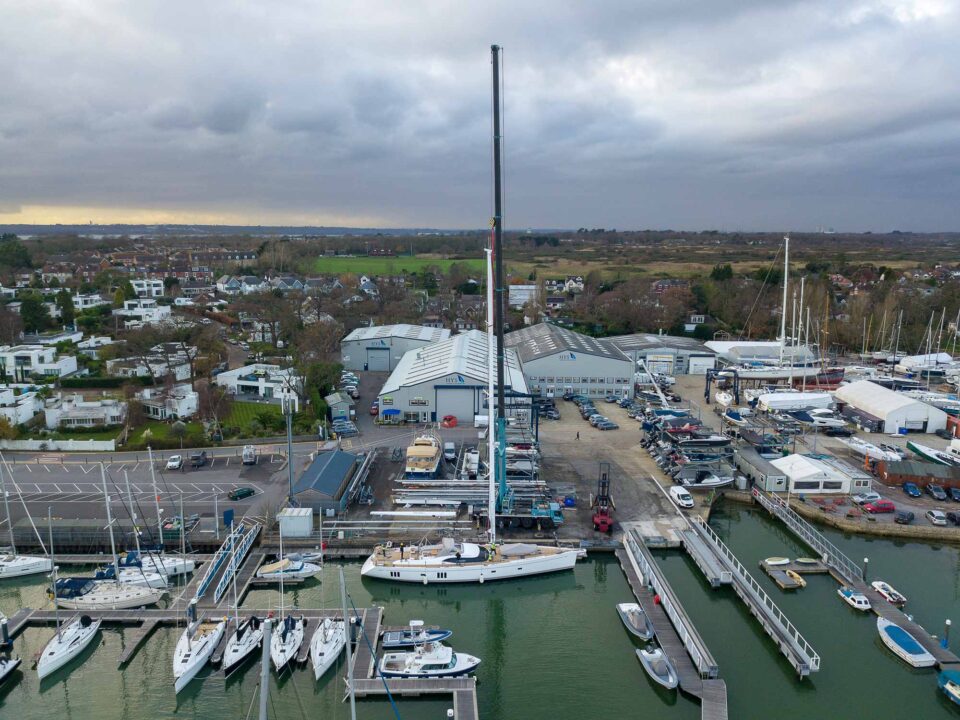 ancasta-yacht-services-crane-2