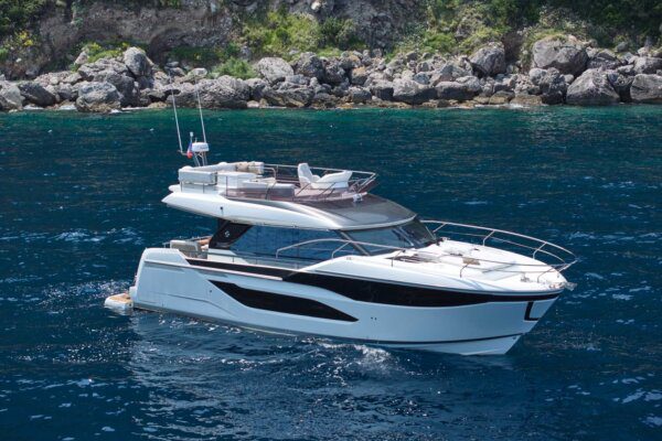 Prestige F4 External Port side