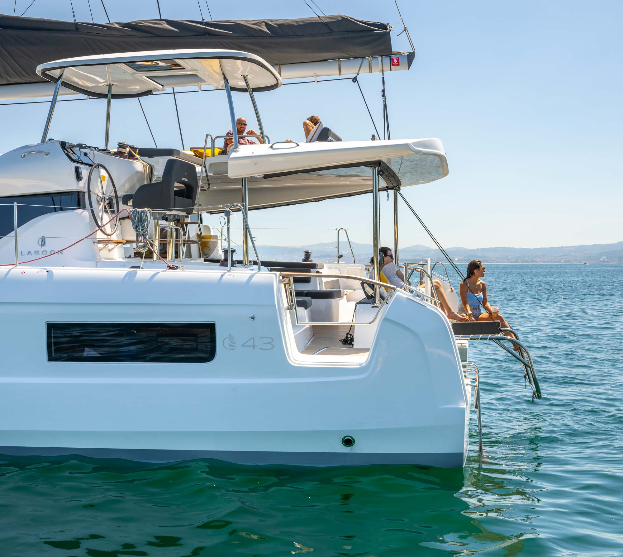 Lagoon 43 side stern