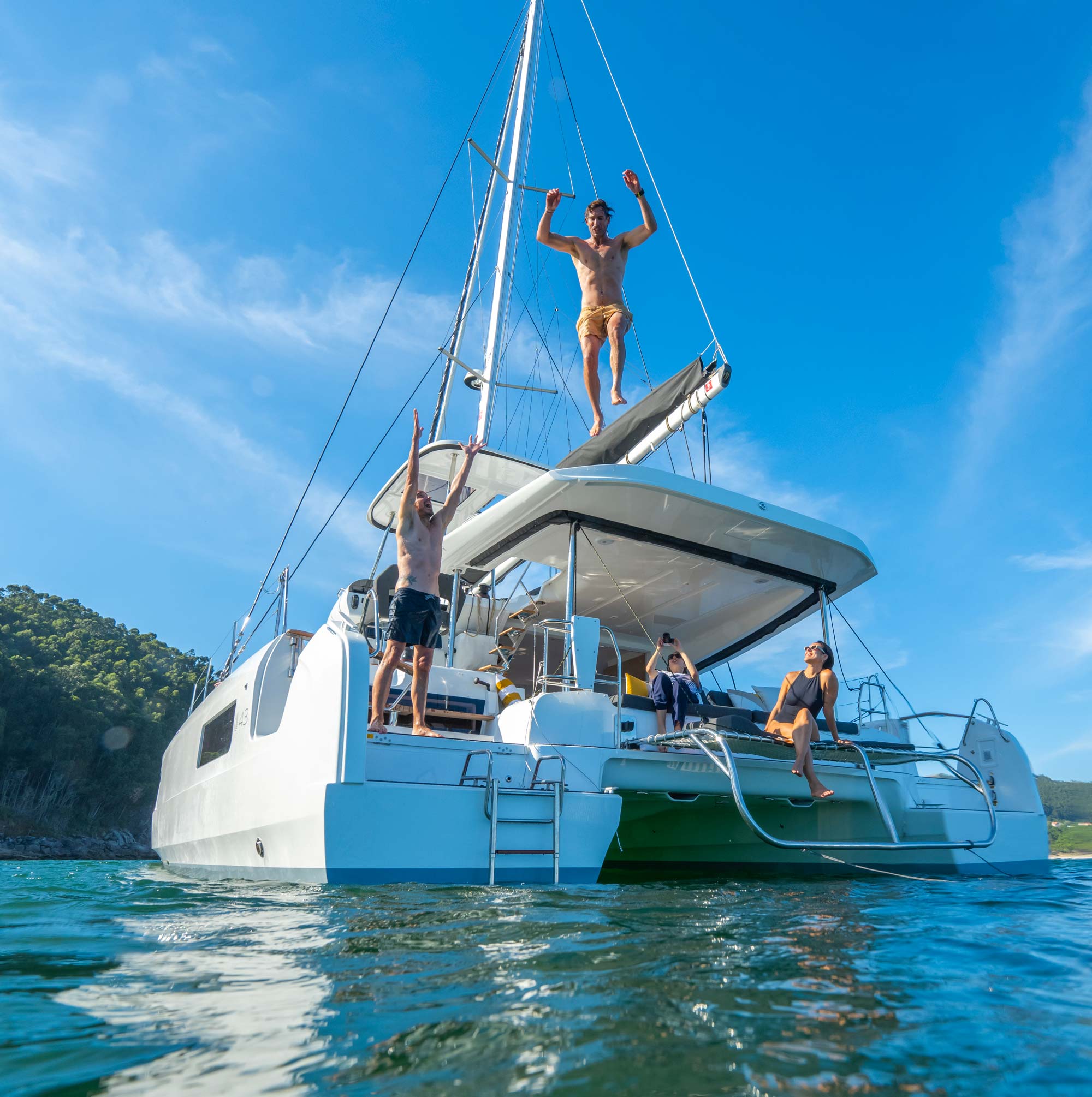 Lagoon 43 stern